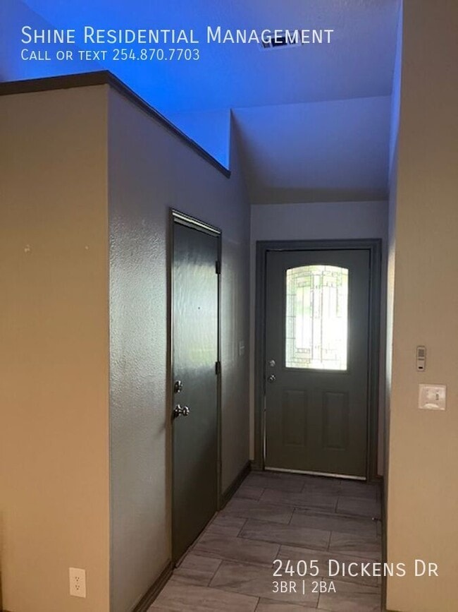 Photo - 2405 Dickens Dr