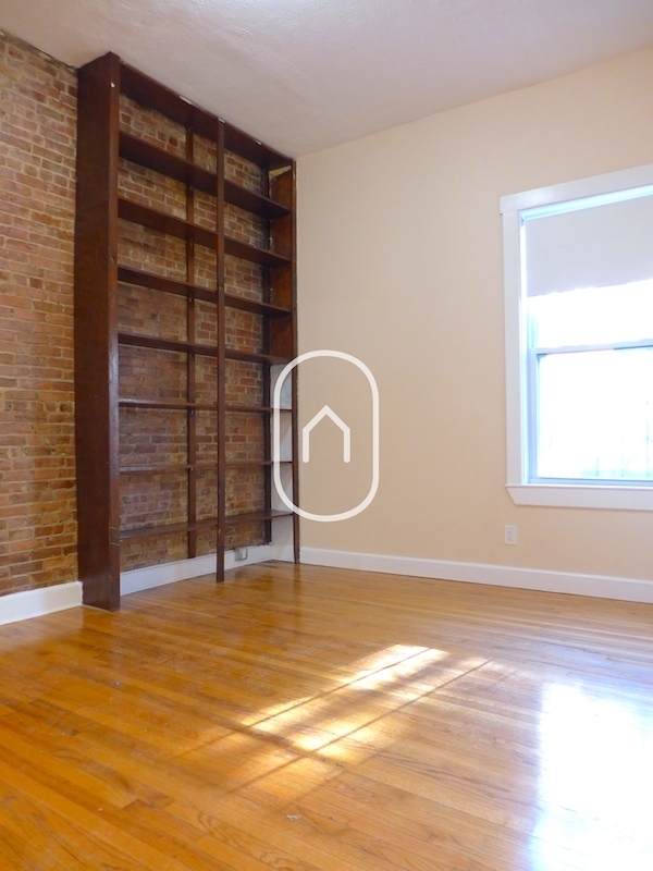 Building Photo - 668 Massachusetts Ave Unit 1 Rental