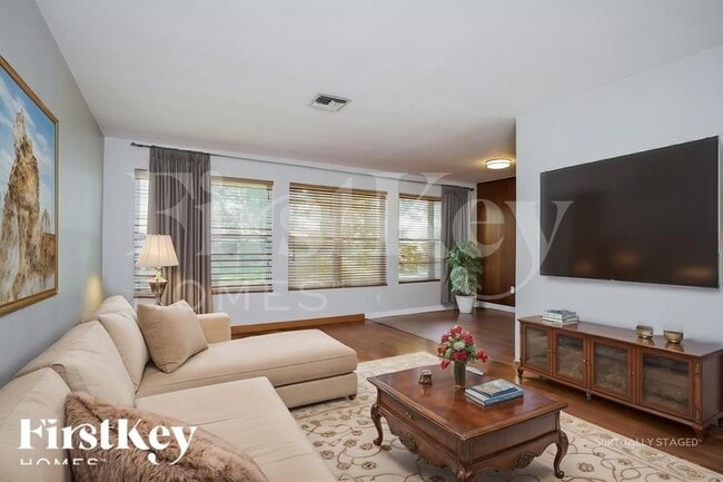 Photo - 607 Faber Dr