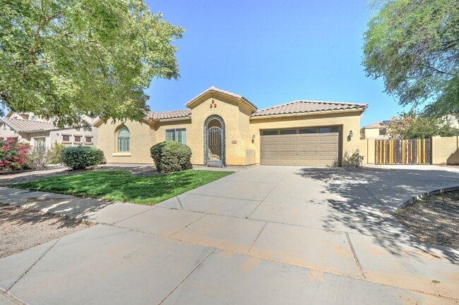 Photo - AVAILABLE NOW IN SHAMROCK ESTATES GILBERT!!!