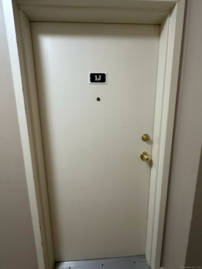 Photo - 1660 E Main St Unit 1B