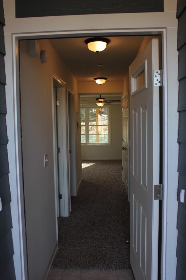 Photo - One Bedroom Garden Apartment