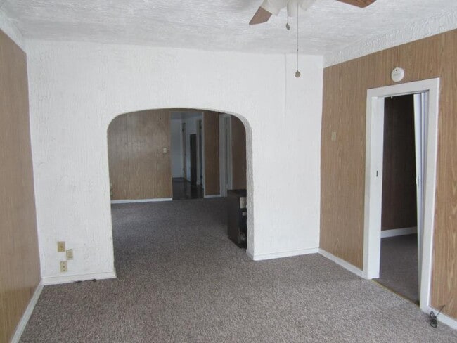 Photo - 562 Wilson St