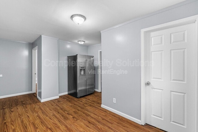 Photo - 8235 Albin Ave