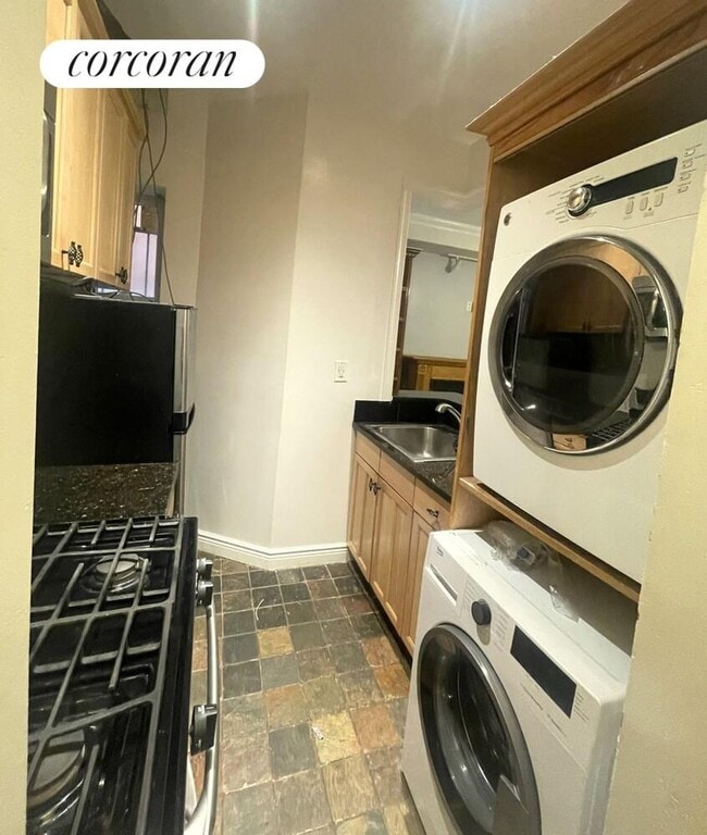 Photo - 471 W 140th St