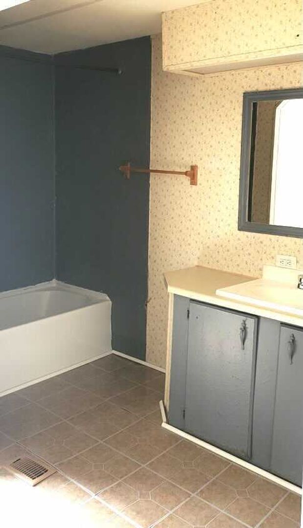 APPROVED SECTION 8 VOUCHERS ONLY! 2 Bedroo... Rental House Rental in