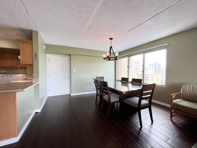 Photo - 2BD/2BA/2PKG. Furnished, Waikiki, Views, B...