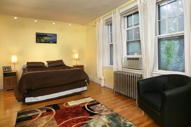 Photo - 114 Strathmore Rd Unidad 305