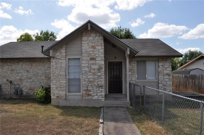 Building Photo - 5916 Cherry Loop Rental
