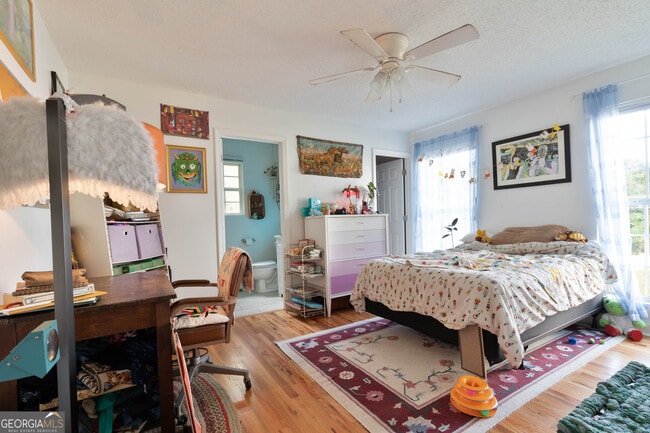 Photo - 162 Herring St