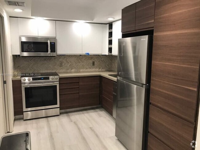 Building Photo - 4200 Oaks Terrace Unit 206 Rental