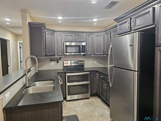 Photo - 2107 Mockingbird Ln