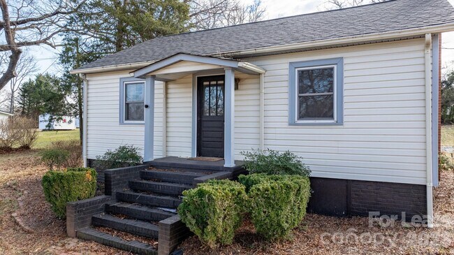 Photo - 116 Barnes Ln