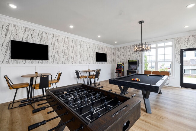 River Oaks Landing apartments — community photo