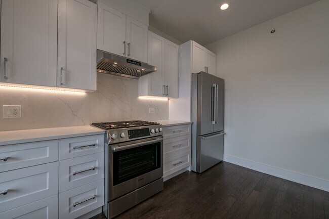 Photo - 3001 N Southport Ave