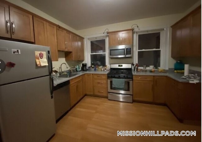 Building Photo - 41 Parker Hill Ave Unit 1