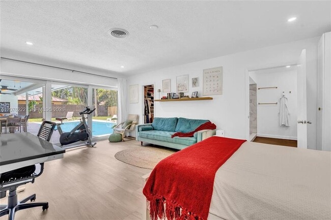 Photo - 101 SW 75th Ave