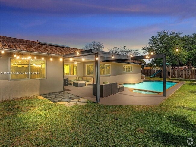 Building Photo - 11310 SW 58th Ct Rental