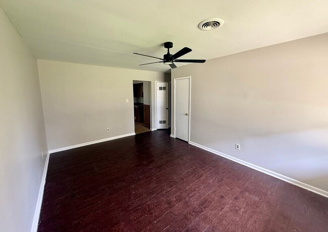 Photo - 2017 Fairfield Dr