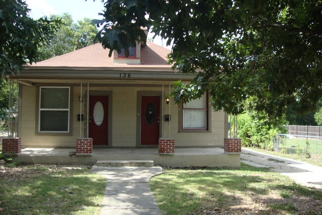 Building Photo - 136 E Dullnig Ct Unit 136 E. Dullnig Ct # west