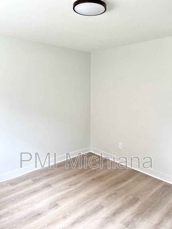Photo - 2254 Huey St