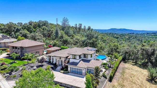 Photo - Infinity Views & Elevated Luxury in Auburn