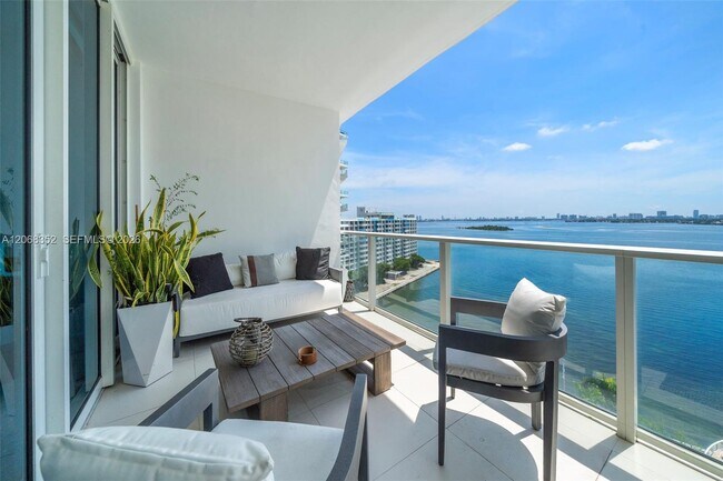 Photo - 2020 N Bayshore Dr Unit 1407