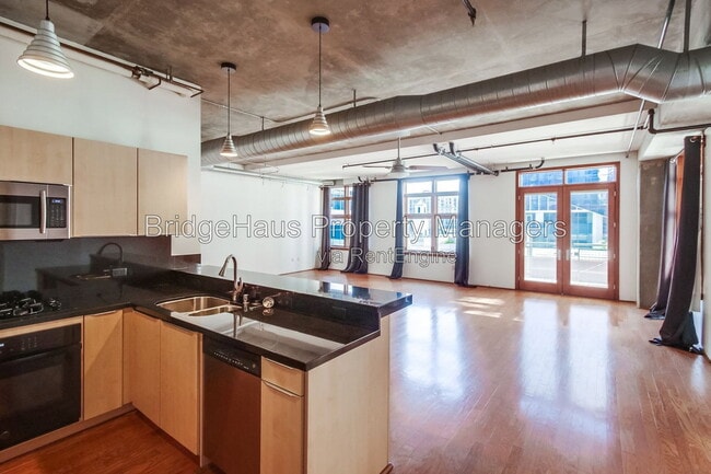 Building Photo - 877 Island Ave Unit 411
