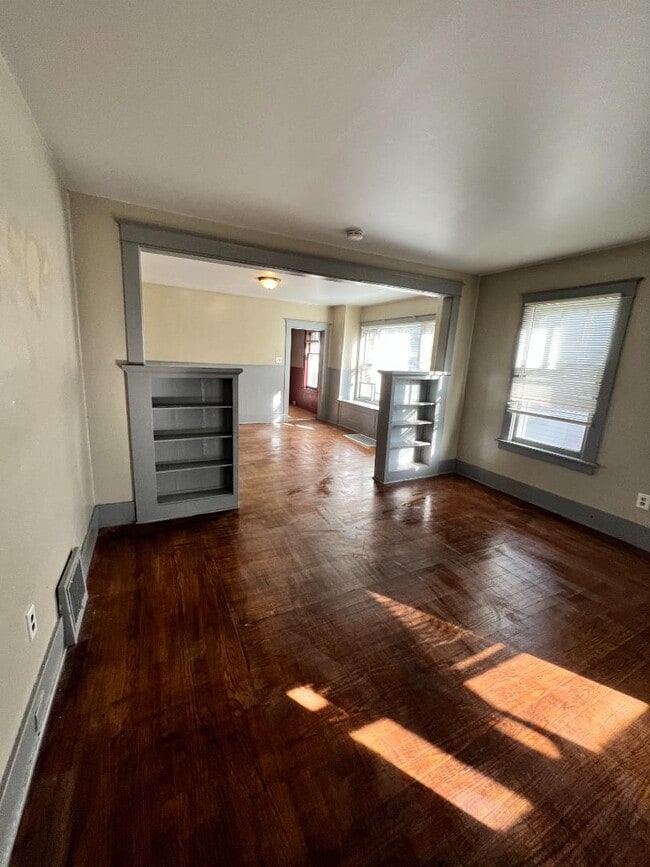 Photo - 1946 Gratiot Ave