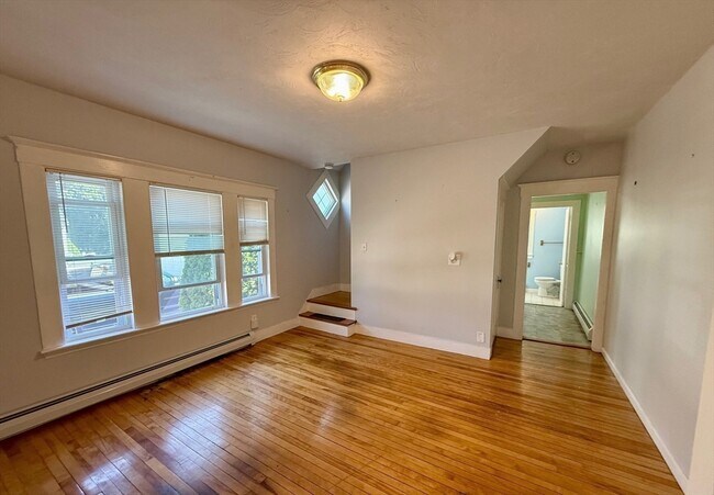 Photo - 104 S Main St