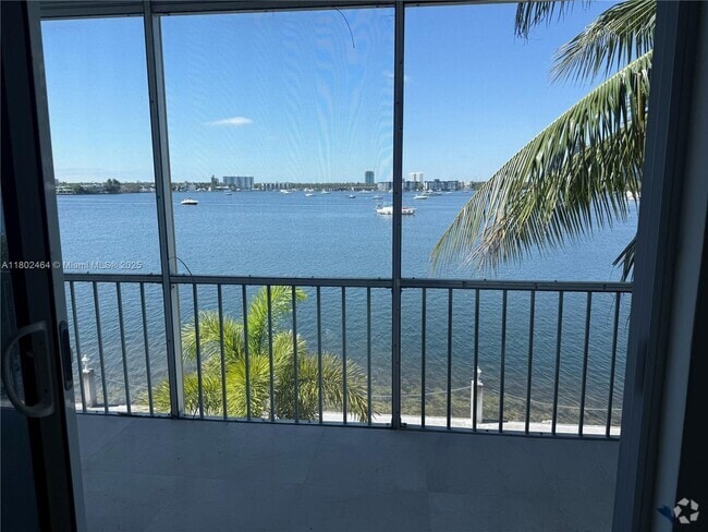 Building Photo - 3000 Marcos Dr Unit P305 Rental