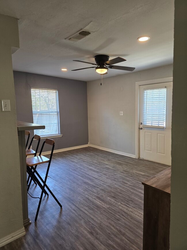 Photo - 204 San Angelo Ave