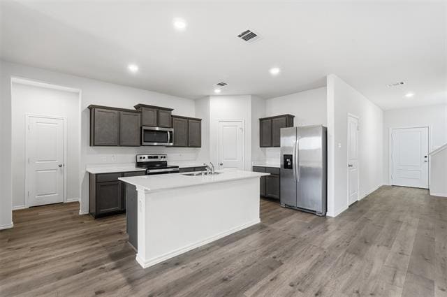 Photo - 805 Trough St