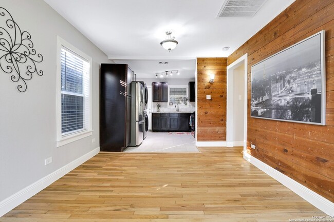 Photo - 219 E French Pl