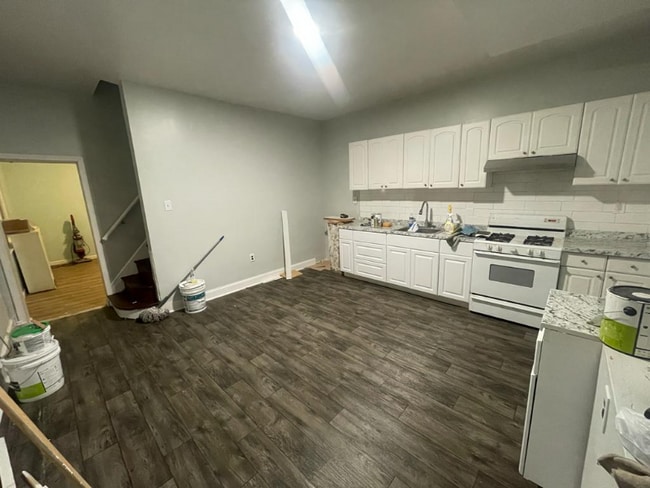 Photo - 5354 Webster St