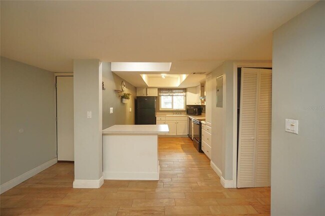 Photo - 760 S Village Dr Unidad 203