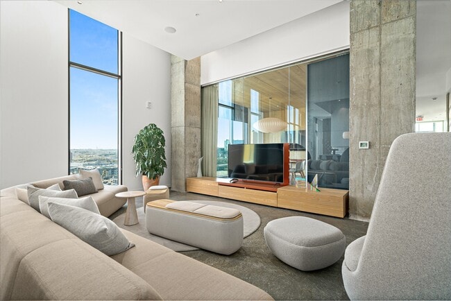 Photo - Reverb Alton Collection