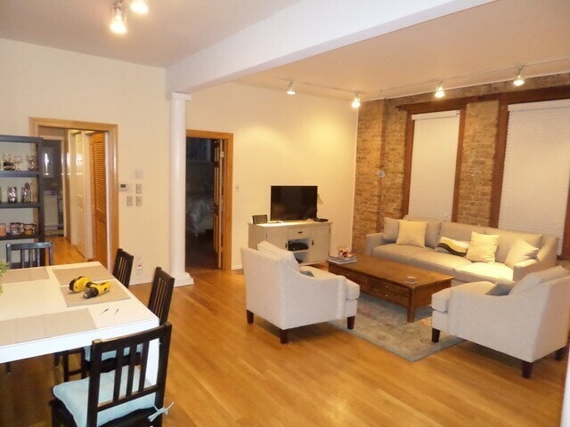 Photo - 2156 N Racine Ave Unit 002