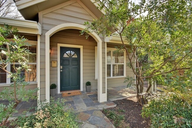 Photo - 1909 Winsted Ln