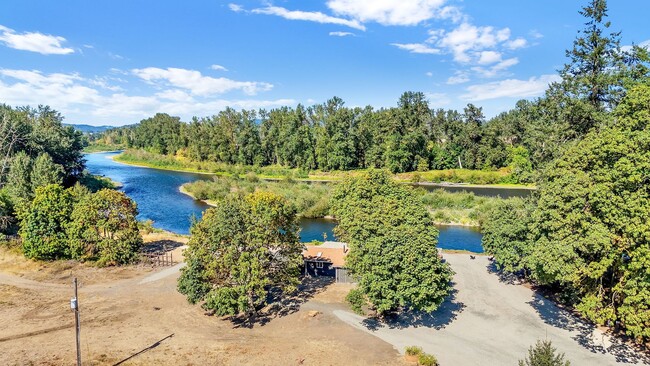 39601 Santiam Bluffs Rd NE