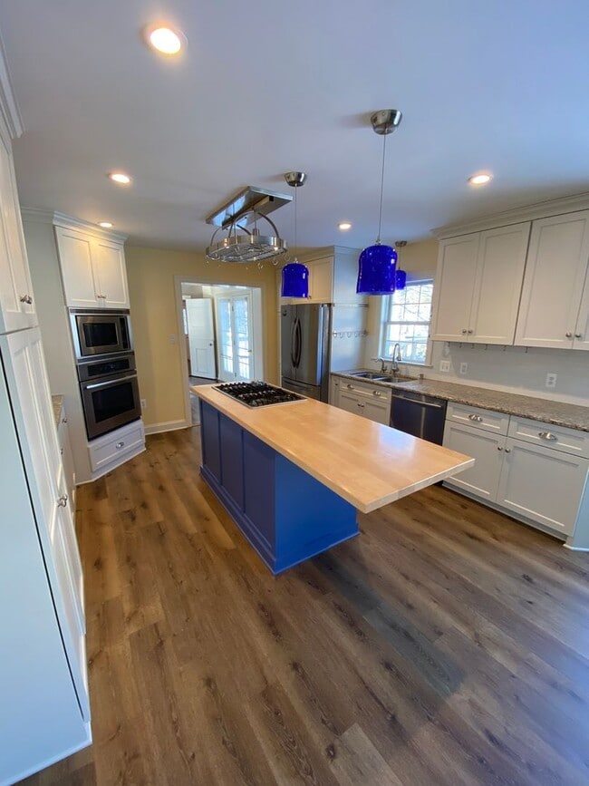 Photo - Stunning 3 Bedroom Home with Barn and Over 3 Acres!