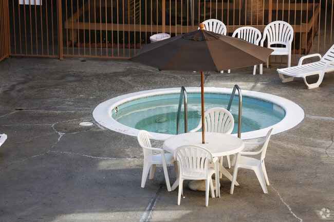 Photo - Balboa Pointe Apartments