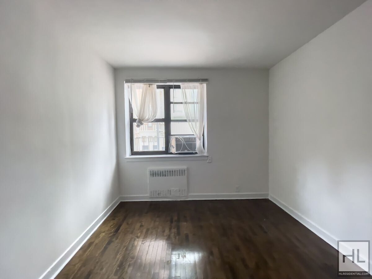 Photo - East 61 Street Unit 2F
