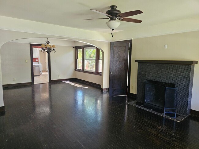 Photo - 133 N Tassajara Dr