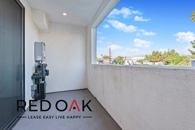 Photo - Stunning, Modern Two Bedroom Featuring a G... Unidad 306