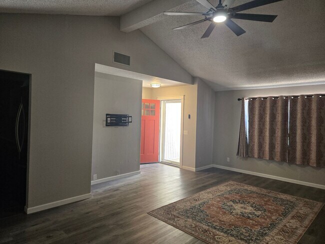 Photo - 1338 North Loop