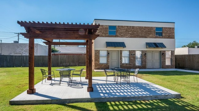 Grilling Patio - The Terraces at Lakehurst Apartments