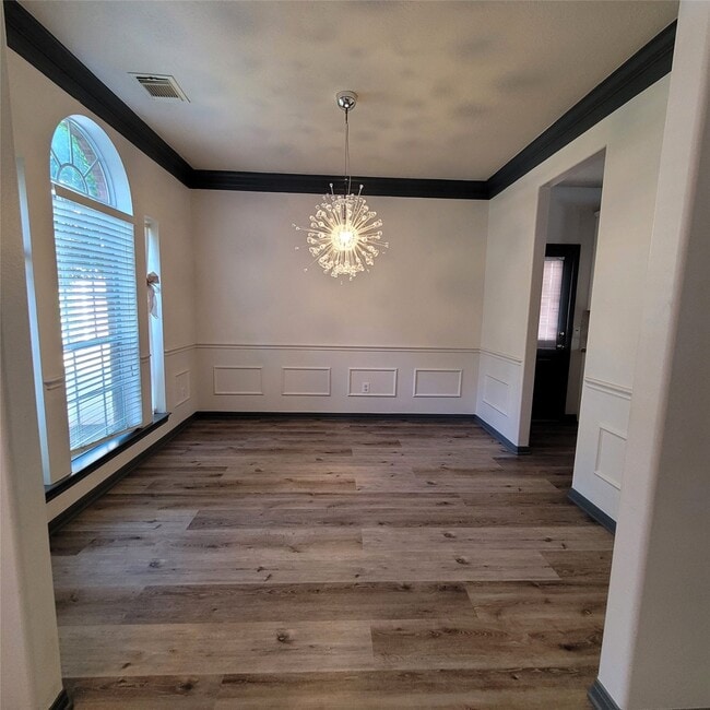 Building Photo - 18411 Autumn Park Dr