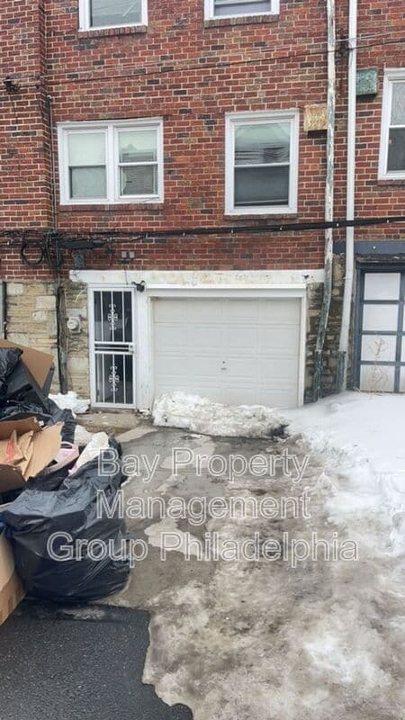 Photo - 351 E Claremont Rd