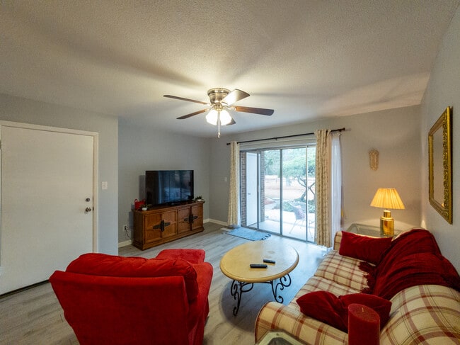 Photo - 357 Driftwood Cir Unit B